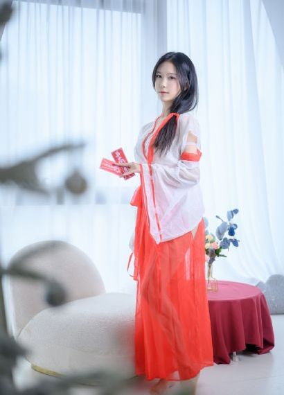 欧美印花连体比基尼_1080动漫免费观看