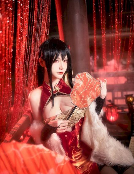 欧美老太太穿绿色衣服_HD神马影院手机在线